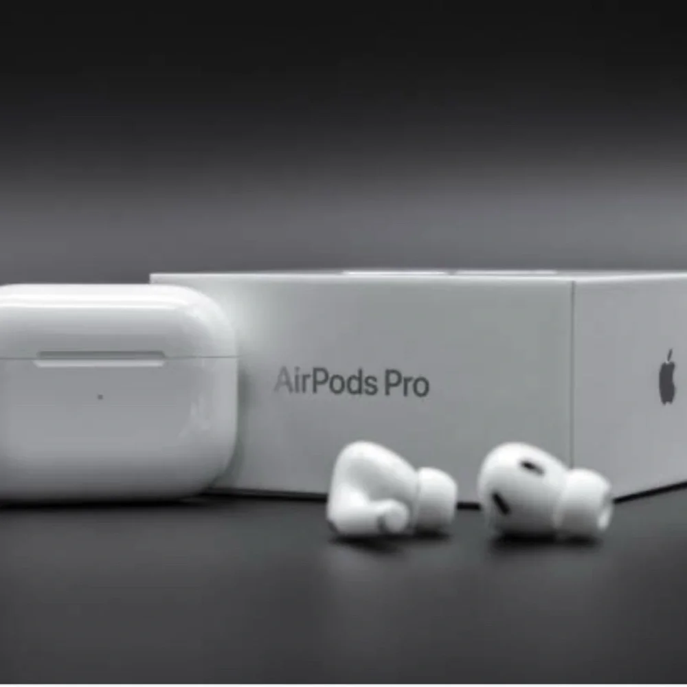 Apple AirPods Pro with White Case